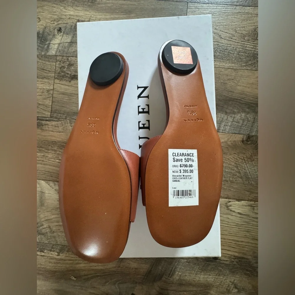 Alexander McQueen T-Bar slip-on slides. Size 36.5
Cognac. New in box  AUTHENTIC - Picture 5 of 10